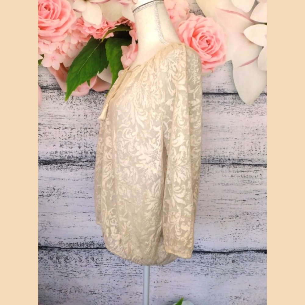 Chico's Cream Gold Metallic Lace Top Size 1 (M/8) - Picture 4 of 8